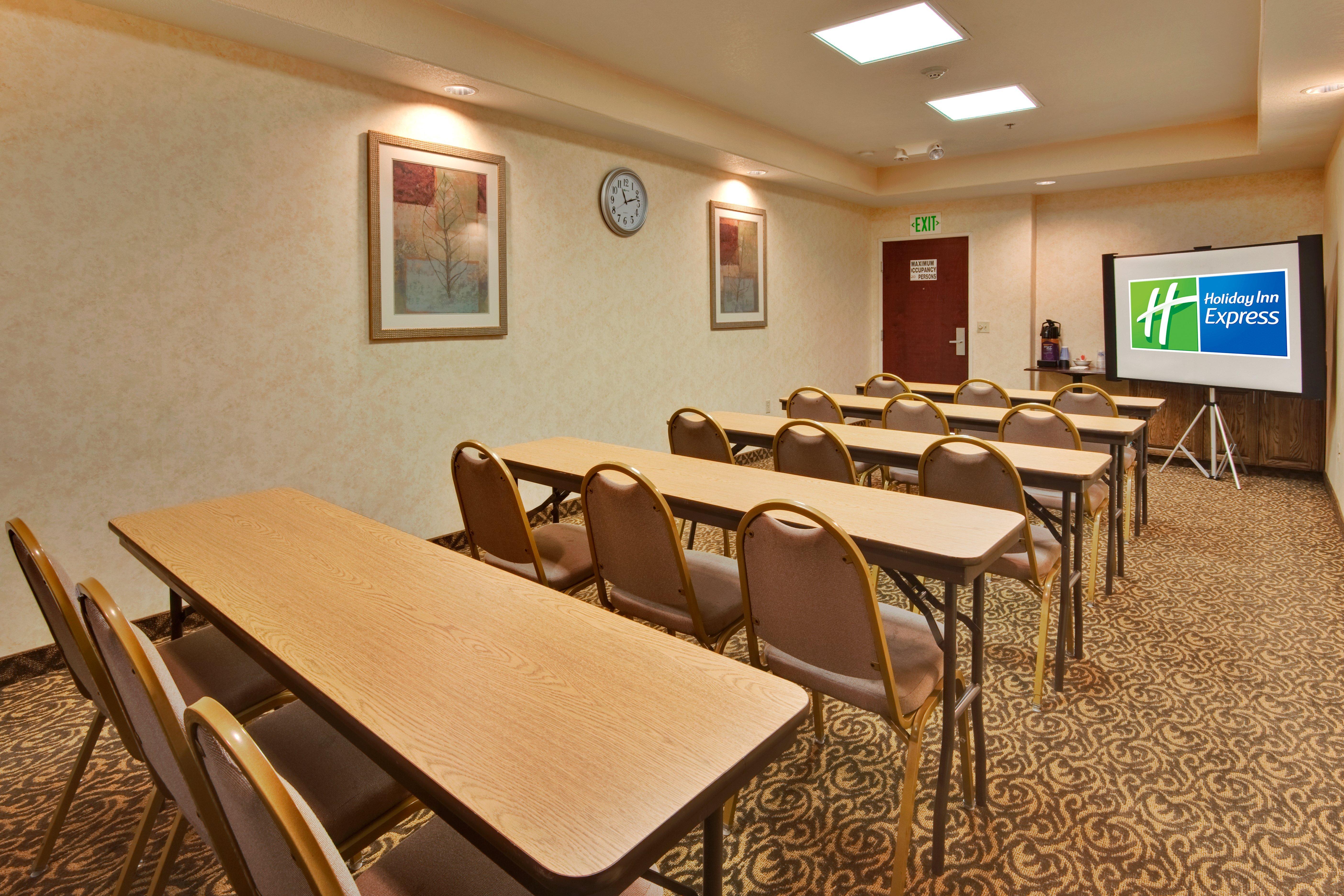 Holiday Inn Express Delano Highway 99, An Ihg Hotel Facilities photo